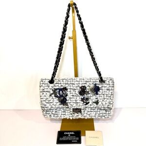 Rare Chanel 2.55 Garden Party CC Logo Charms Flap Bag In White & Black Tweed